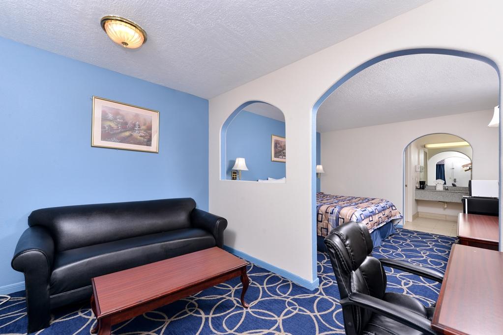 Americas Best Value Inn And Suites Houston/Northwest Brookhollow Bilik gambar